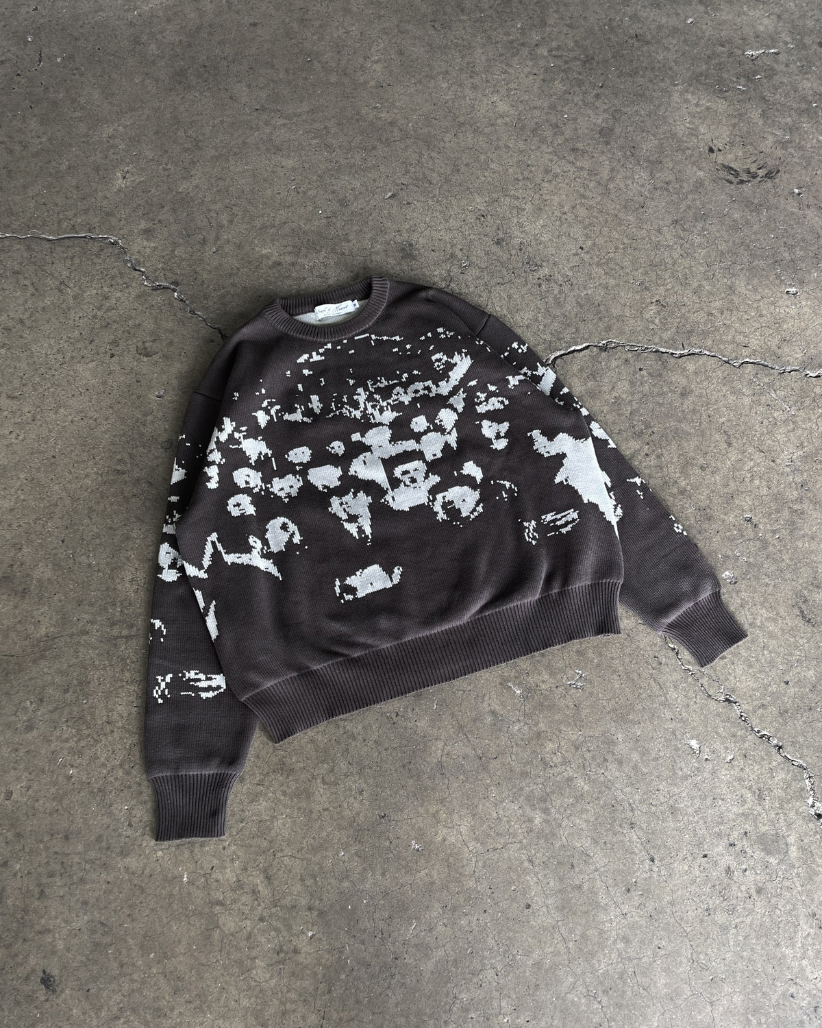 HYSTERIA - Heavyweight Knitted Sweater