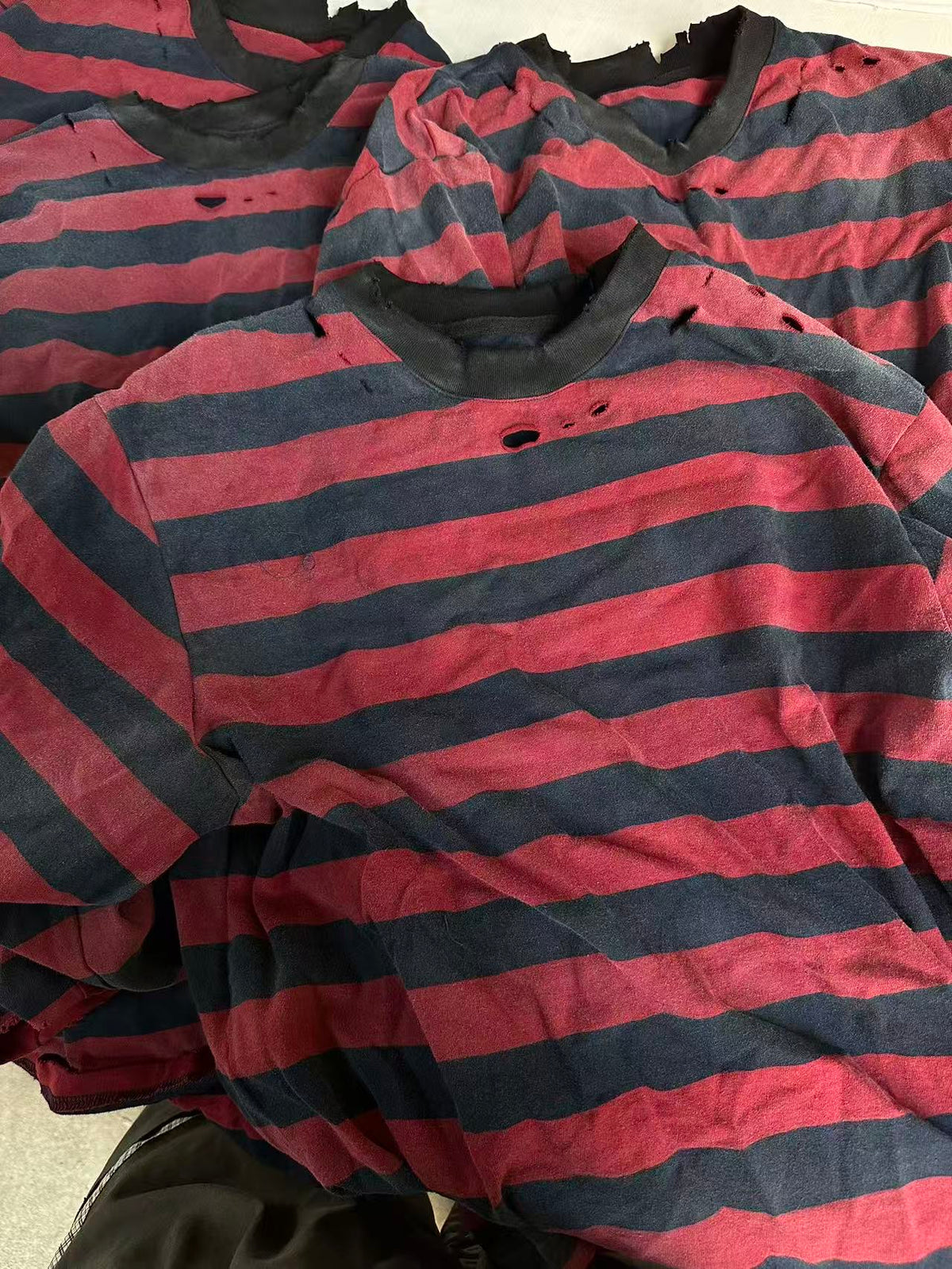 FREDDY - DISTRESSED LONGSLEEVE T-SHIRT