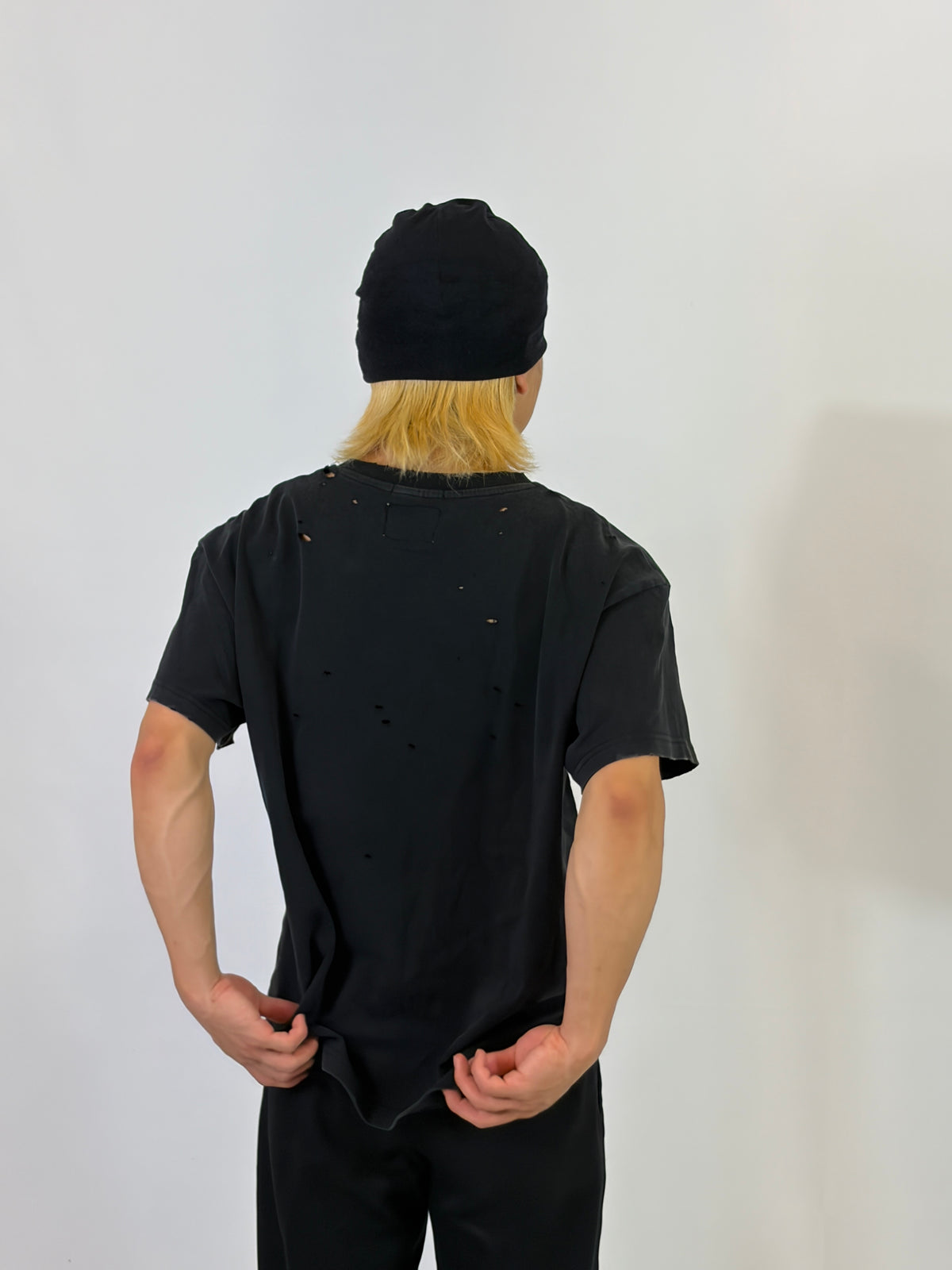 DISTRESSED SUNFADED T-SHIRT - BLACK
