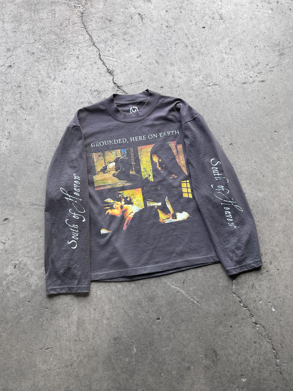 GROUNDED - BOXY LONGSLEEVE T-SHIRT