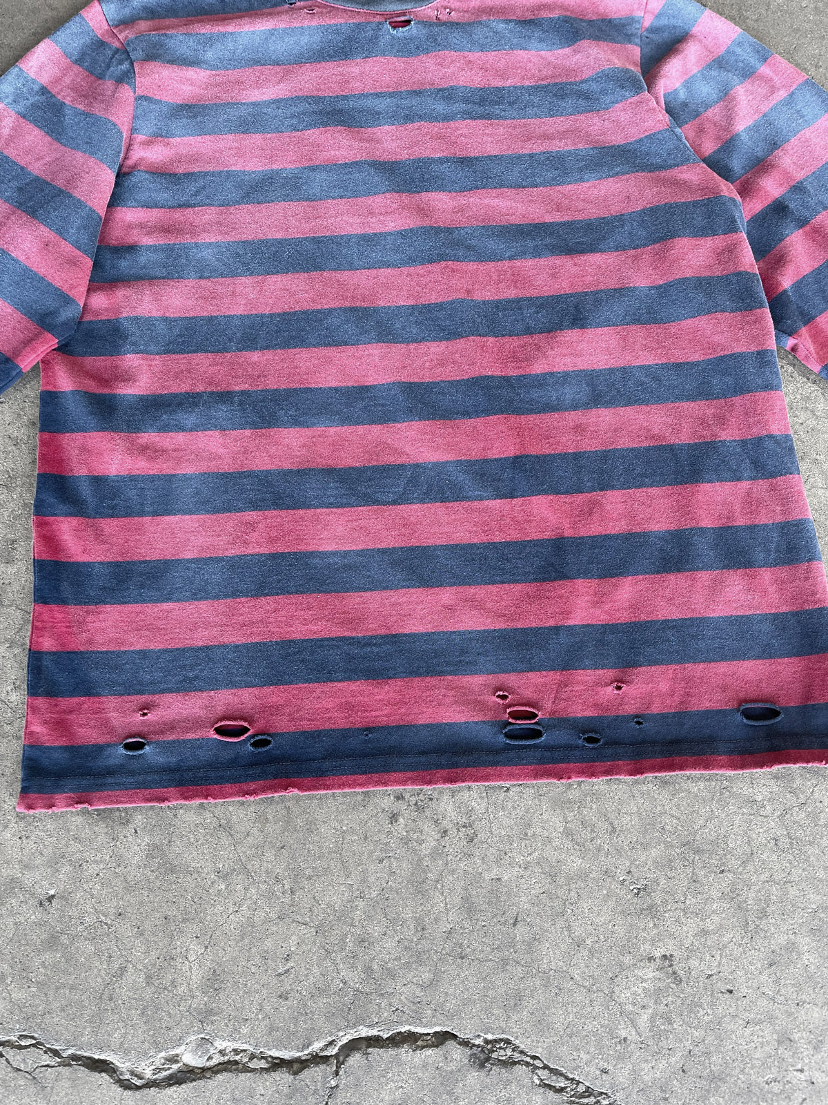 FREDDY - DISTRESSED LONGSLEEVE T-SHIRT