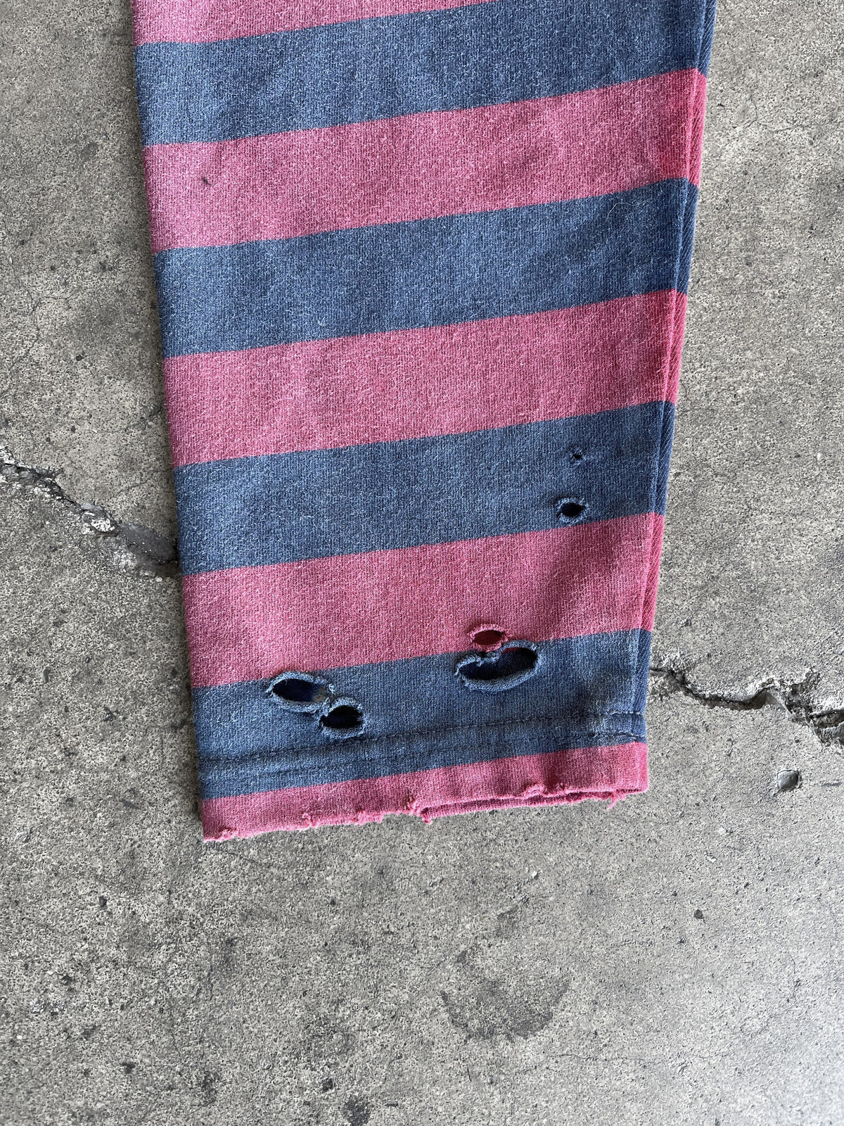 FREDDY - DISTRESSED LONGSLEEVE T-SHIRT